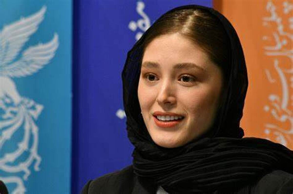 فرشته حسینی با گریمی عجیب و متفاوت راهی جشنواره کارلووی می‌شود + عکس