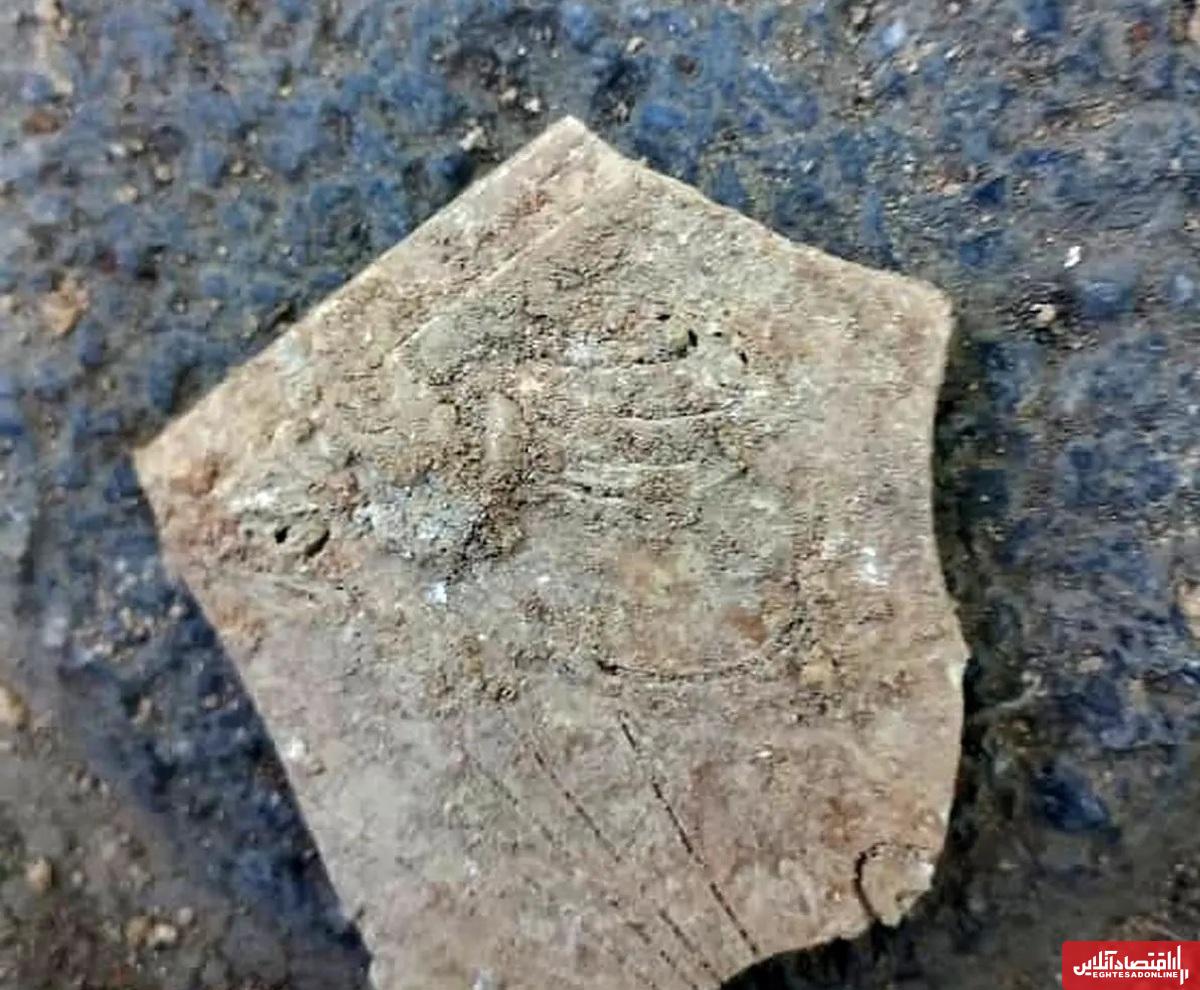  کشف اشیای باستانی در محوطه خیابان چهارباغ اصفهان/میراث‌فرهنگی مانع ادامه عملیات شد 
