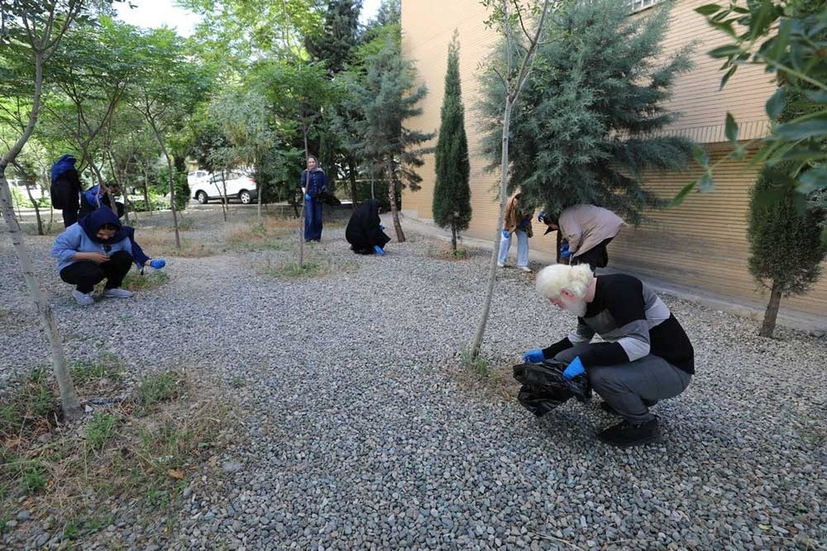 محیط اطراف بیمارستان محک پاکسازی شد