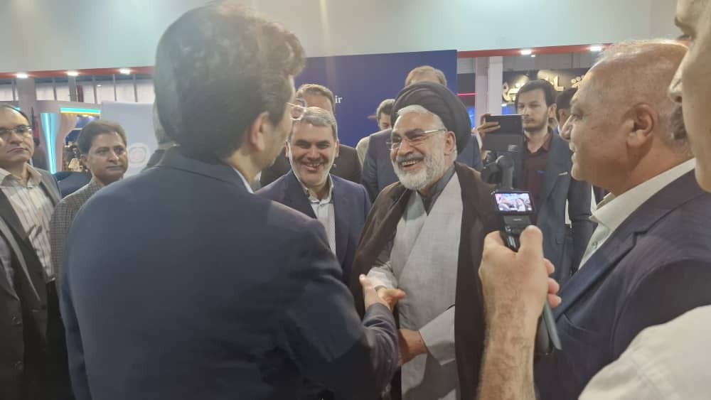 تفاهم‌نامه احداث ۵۰۰ مگاوات نیروگاه خورشیدی میان استانداري خراسان رضوي، موسسه اعتباری ملل و شرکت‌های برق خراسان امضا شد