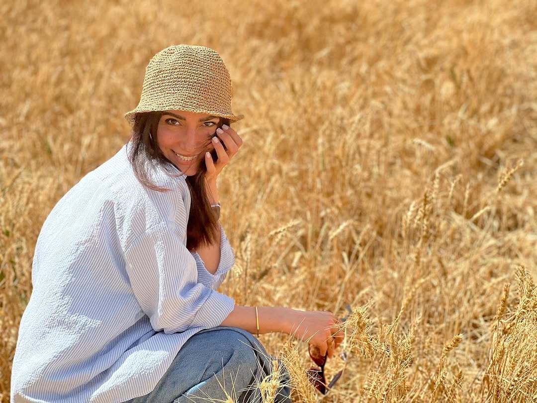 پست جدید بازیگر خوش‌چهره گردن زنی در لوکیشنی رویایی + عکس