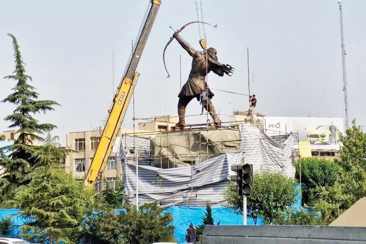 مجسمه جدید میدان ونک / سیاسی‌ترین میدان‌ تهران به صدر اخبار بازگشت + عکس