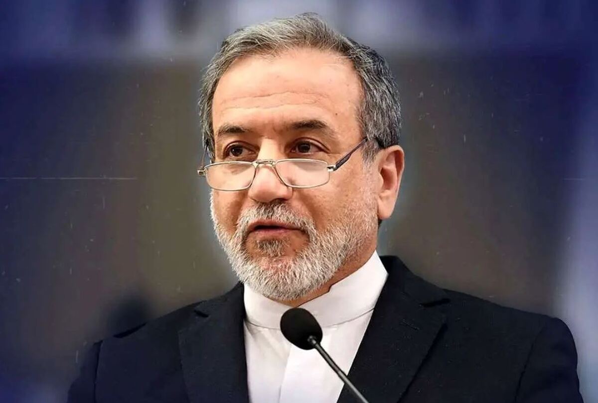 عراقچی: ما با افتخار تا آخرین قطره خون خواهیم جنگید