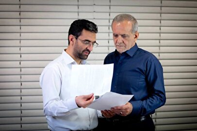 آذری جهرمی: هم عقبیم هم خوابیم!
