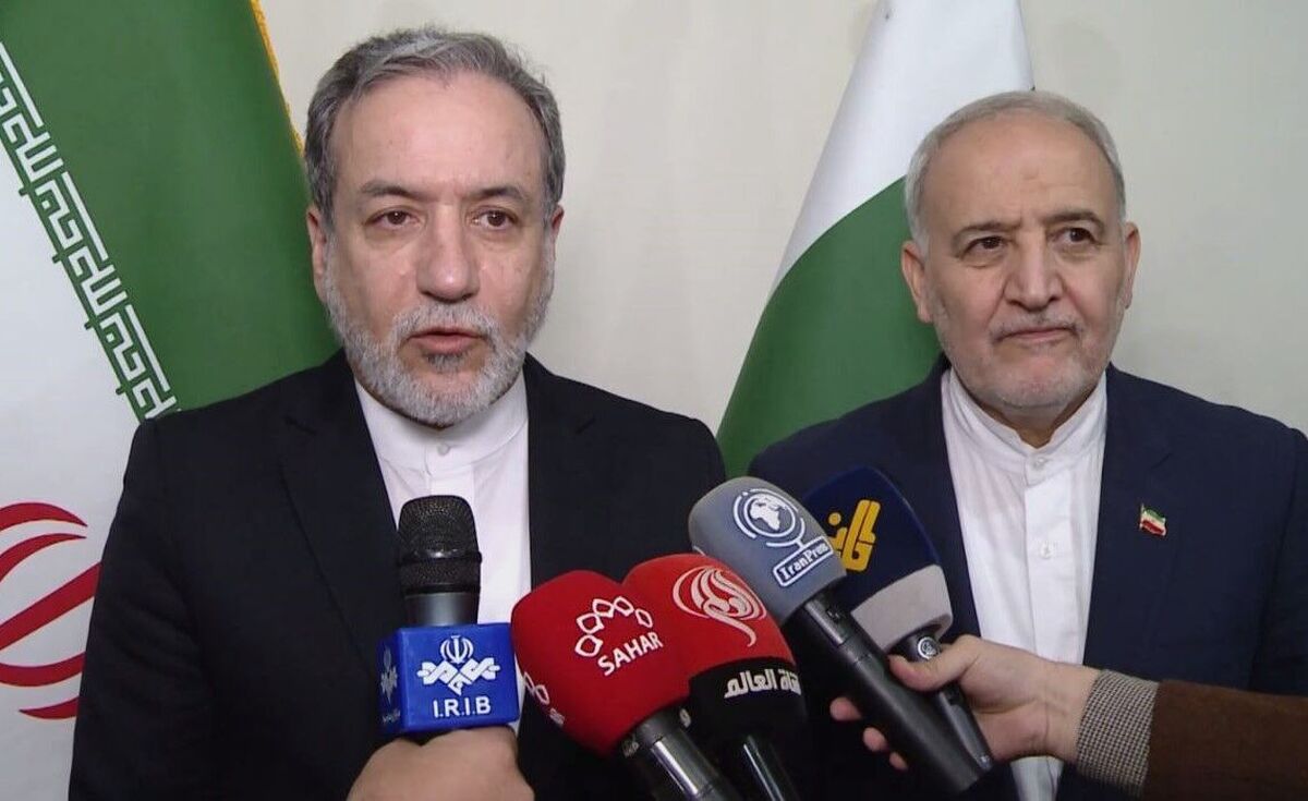  عراقچی: درحال بررسی پیشنهادات عمان هستیم 