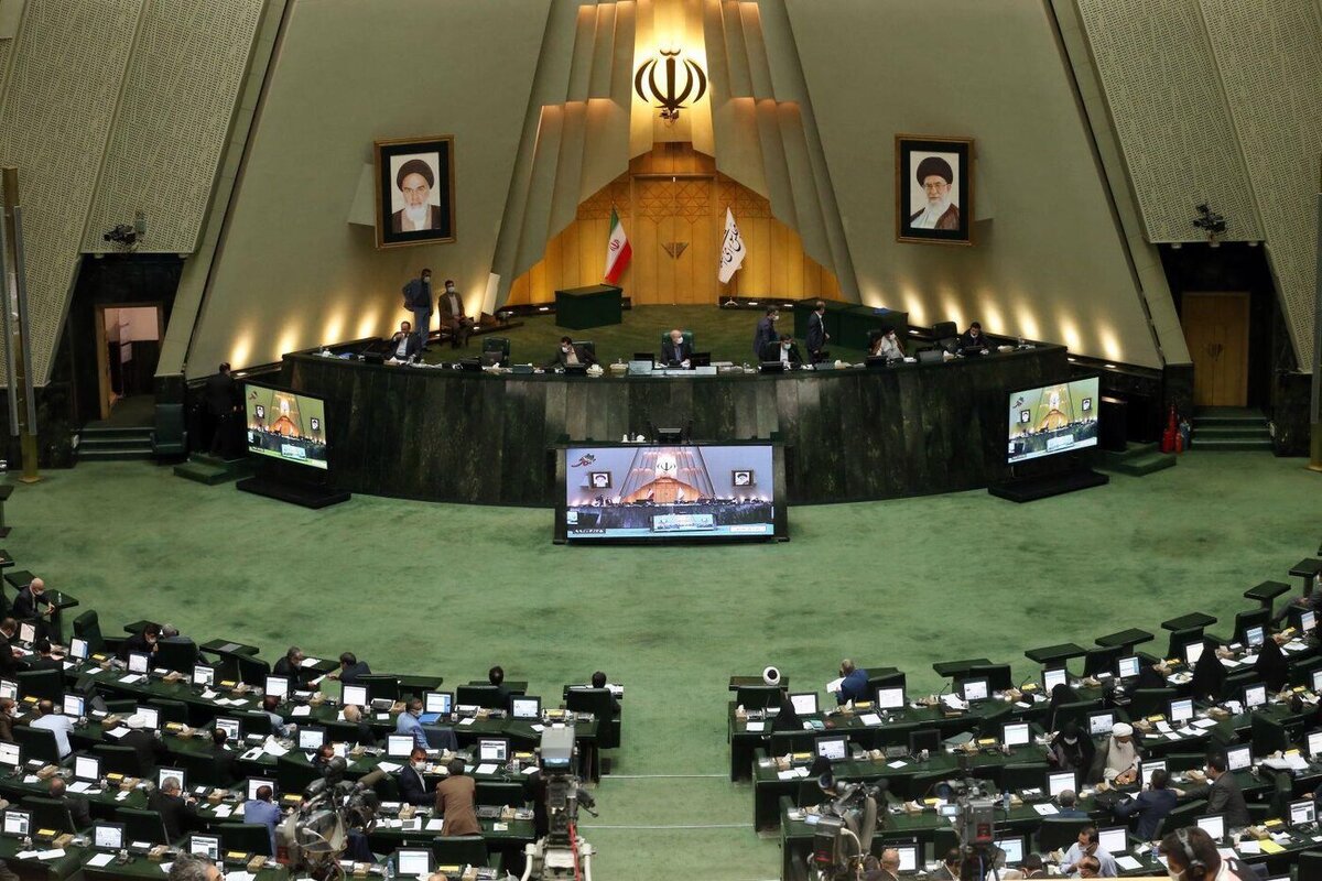 لاهوتی: پیامک‌های تهدیدآمیز، کار تندروهاست + عکس