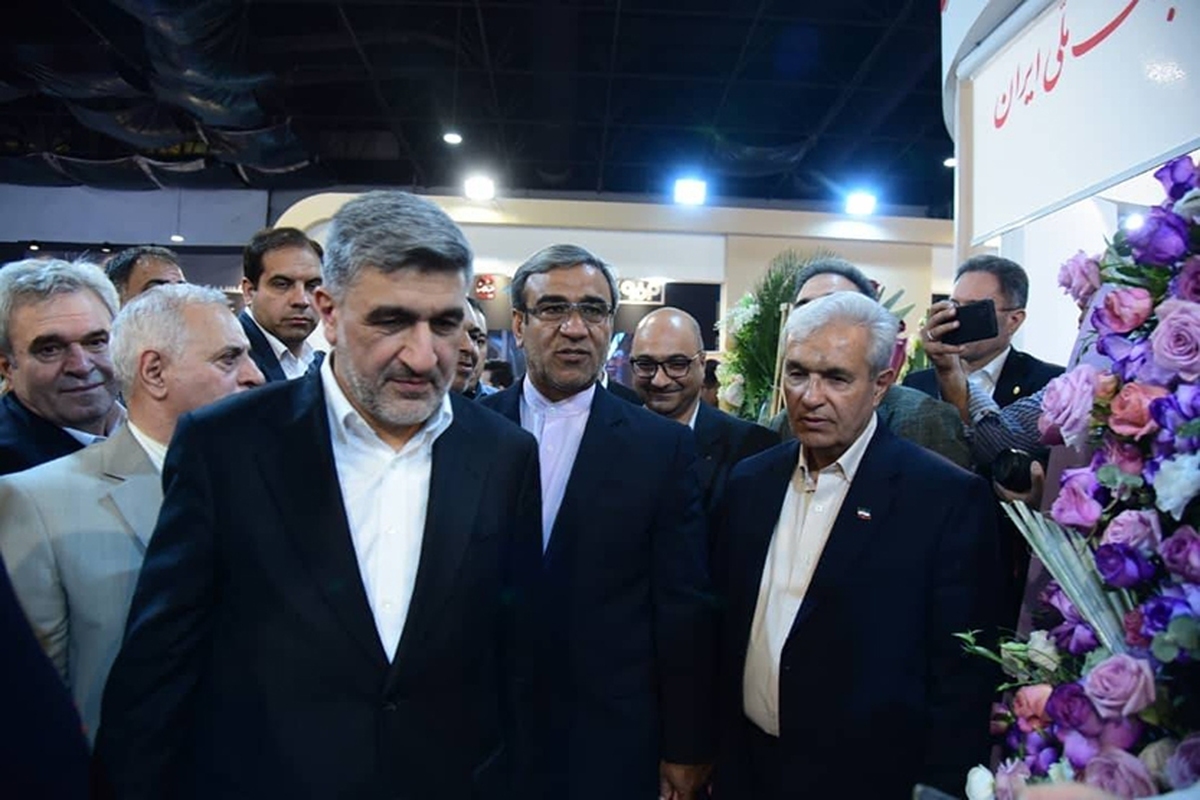 بازدید استاندار خراسان رضوی و رئیس سازمان بورس از غرفه بانک ملی ایران در نمایشگاه اینوکس مشهد بازدید استاندار خراسان رضوی و رئیس سازمان بورس از غرفه بانک ملی ایران در نمایشگاه اینوکس مشهد