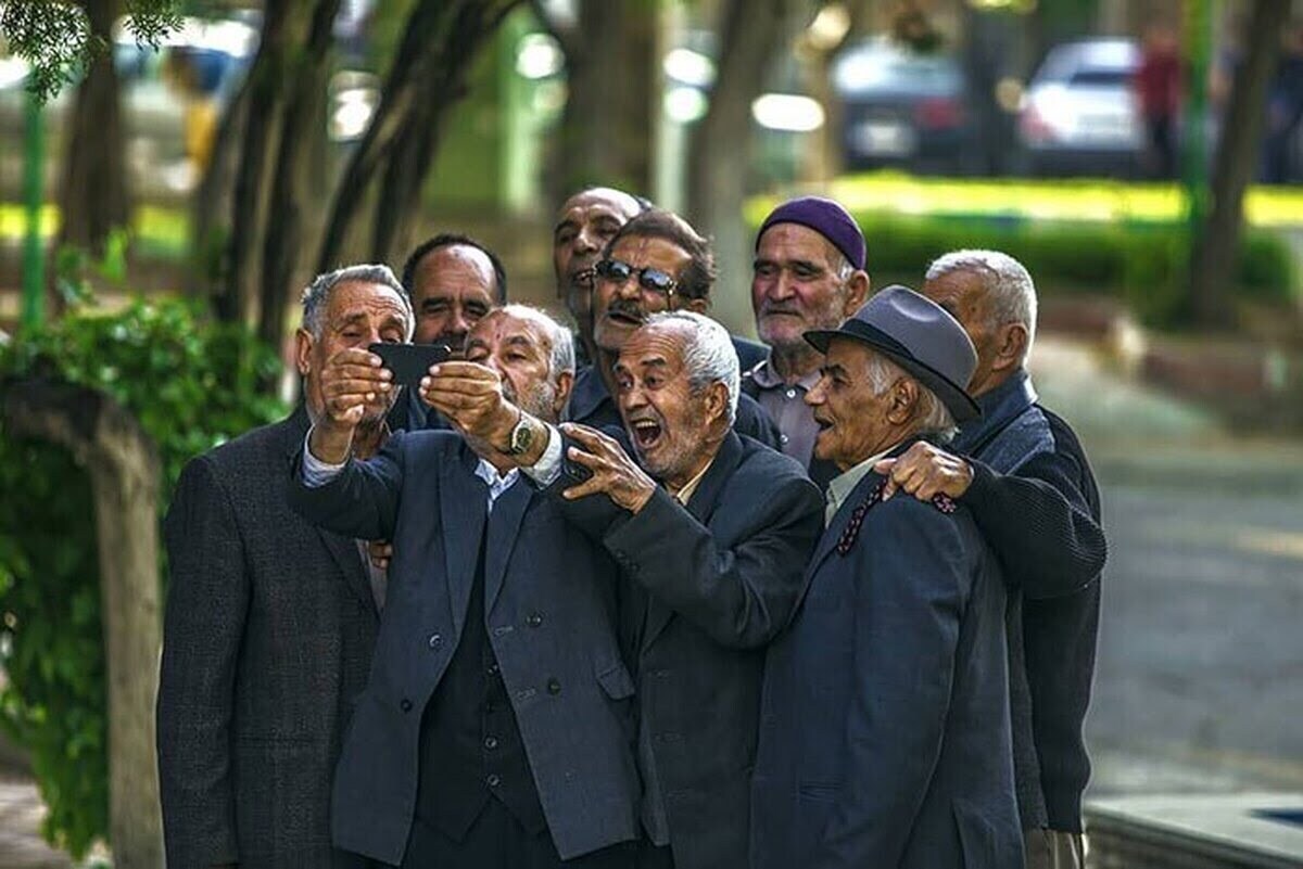 سازمان بهزیستی: ۱۲ تا ۱۵ درصد سالمندان ایرانی تنهایی زندگی میکنند سازمان بهزیستی: ۱۲ تا ۱۵ درصد سالمندان ایرانی تنهایی زندگی میکنند