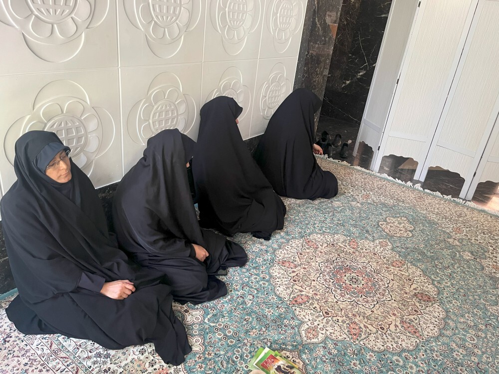 برگزاری مراسم پرفیض زیارت عاشورا و عزاداری سیدالشهدا(ع)، در ساختمان مرکزی مؤسسه اعتباری ملل