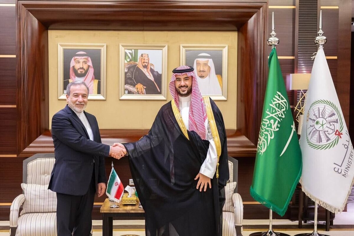 جزئیات دیدار عراقچی با خالد بن سلمان+ عکس