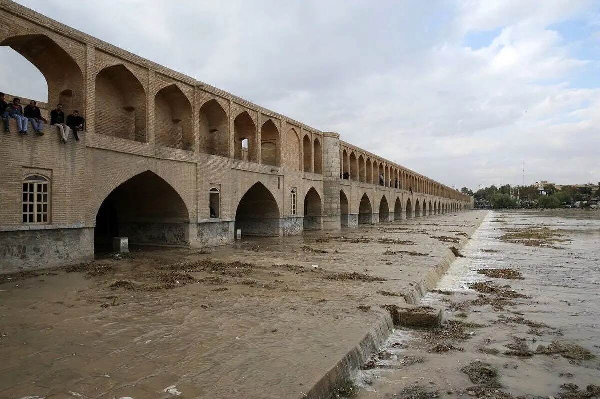 ذخیره آب زاینده رود فقط ۲۶ درصد است! ذخیره آب زاینده رود فقط ۲۶ درصد است!