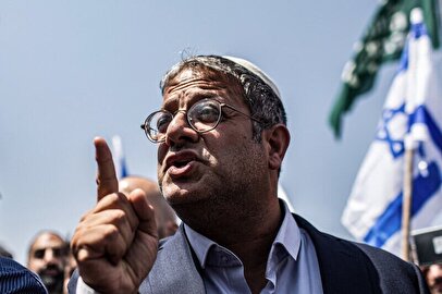 هرکس که سبیل‌های مردم را می‌تراشد، قابل مذاکره نیست!