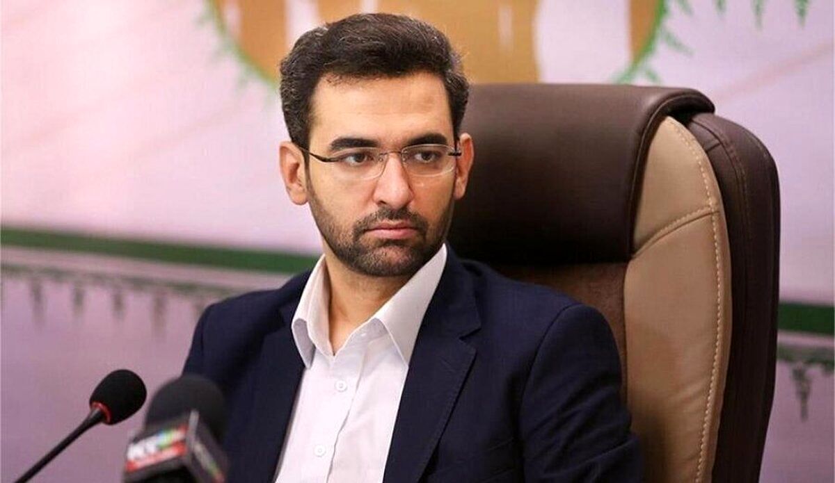 طعنه سنگین آذری جهرمی به رضا پهلوی