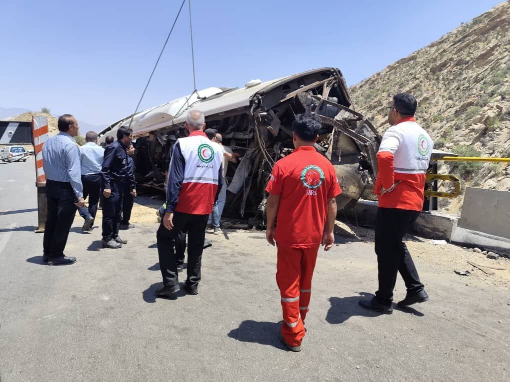 افزایش جان‌باختگان حادثه واژگونی اتوبوس + تصاویر