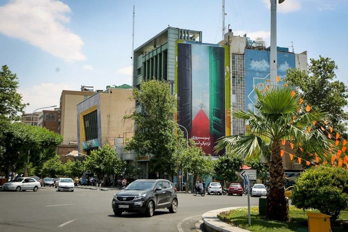 یک بی‌دقتی عجیب از سوی شهرداری در میدان فلسطین!