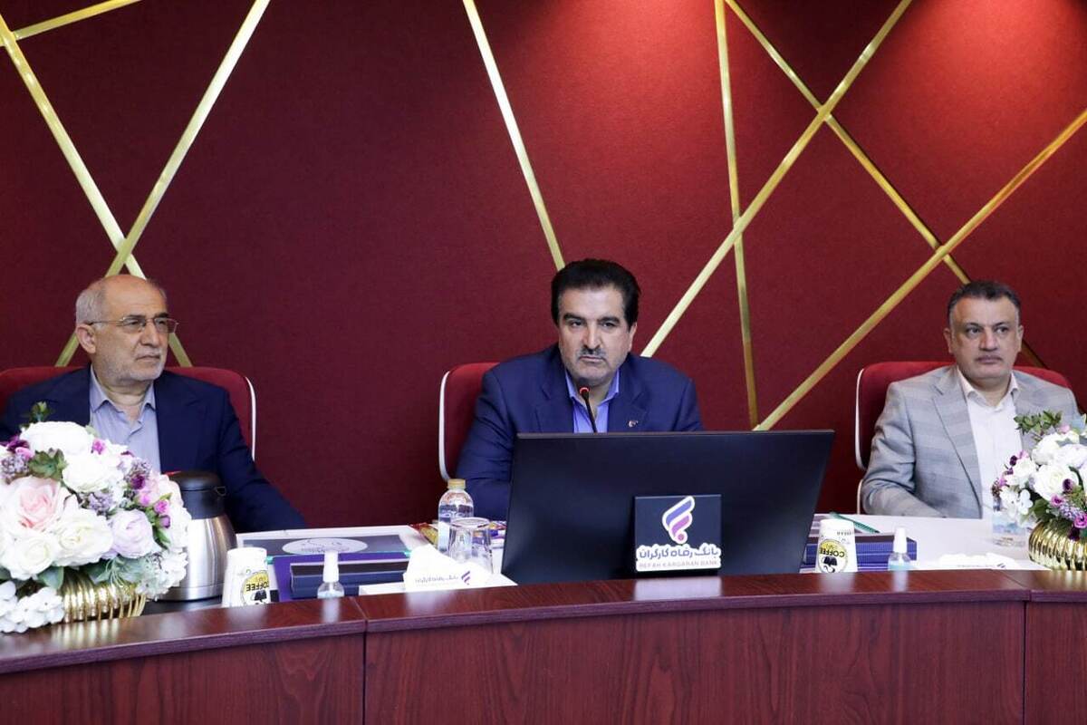 حمایتهای بانک رفاه کارگران از صندوق بازنشستگی کارکنان فولاد گسترش مییابد حمایتهای بانک رفاه کارگران از صندوق بازنشستگی کارکنان فولاد گسترش مییابد