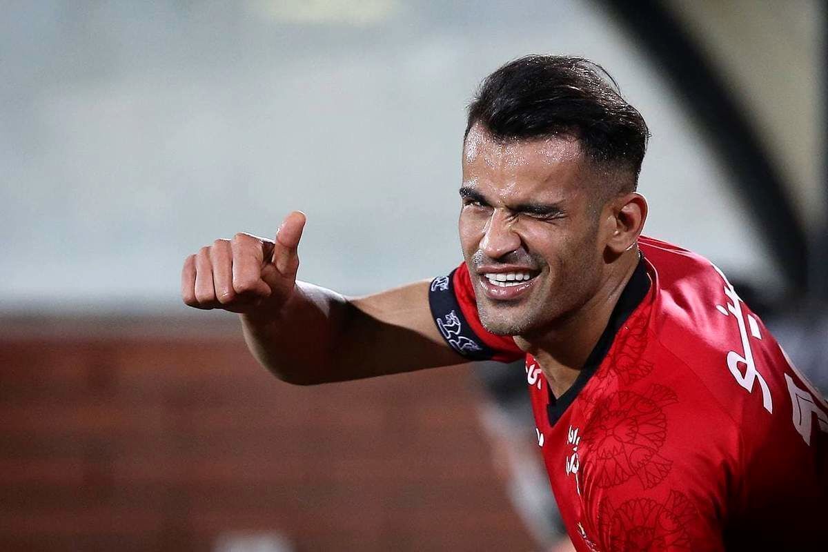مهاجم سابق پرسپولیس در راه استقلال!