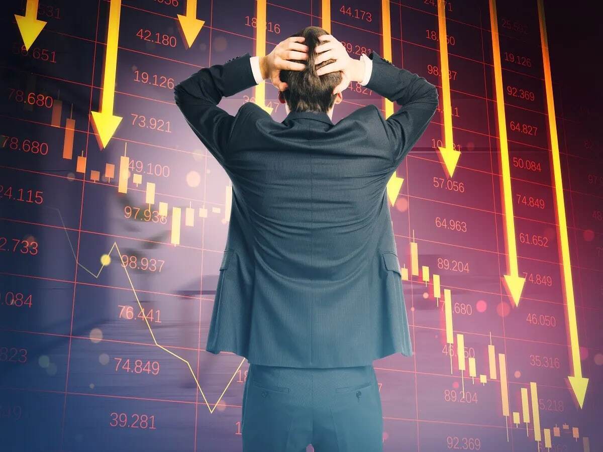 آینده تاریک است / پول ساخت ۹۰ بیمارستان، خرج ۳ ماهه بانک آینده!