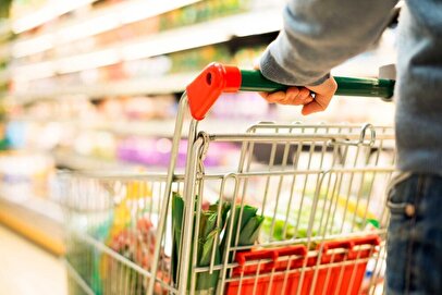 برخورد با احتکارکنندگان کالا‌های اساسی در دستور کار وزیر صمت