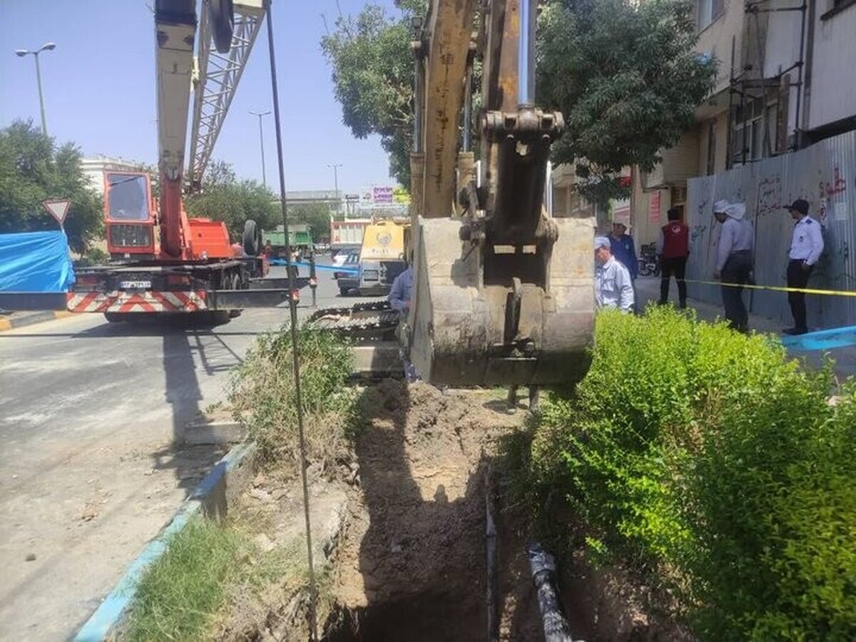 شکستگی فاضلاب موجب فرونشست در اصفهان شد شکستگی فاضلاب موجب فرونشست در اصفهان شد
