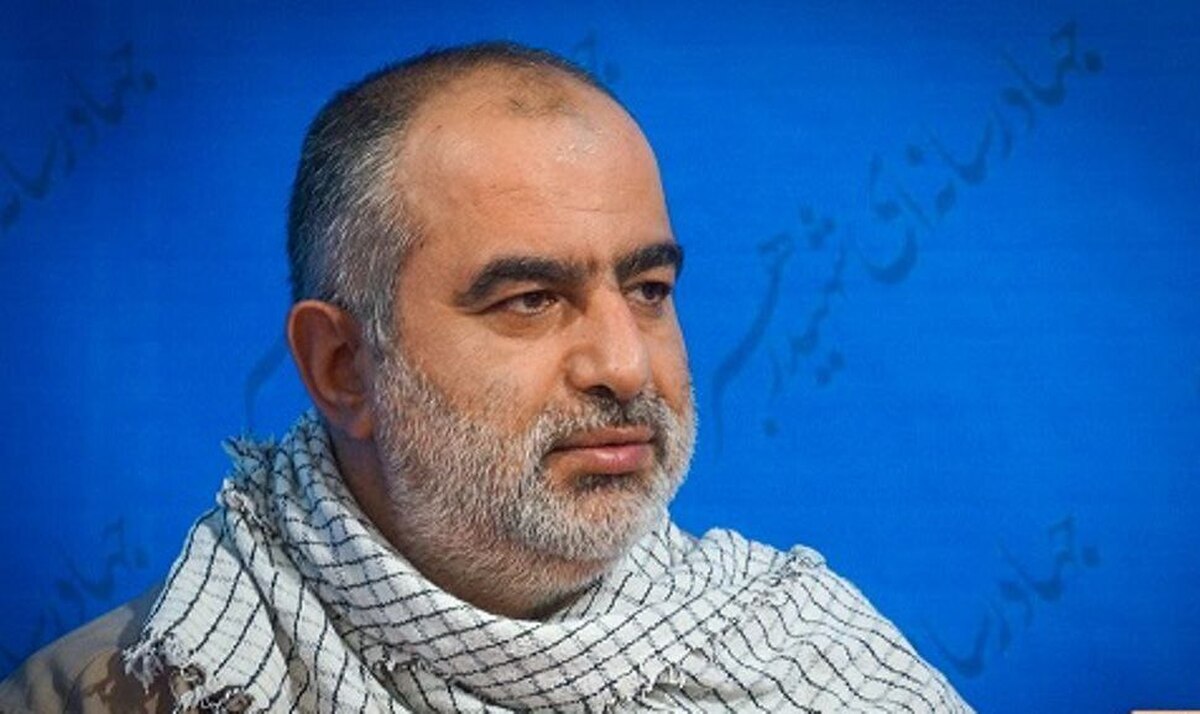حسام‌الدین آشنا از بستن اینترنت به روی مردم انتقاد کرد