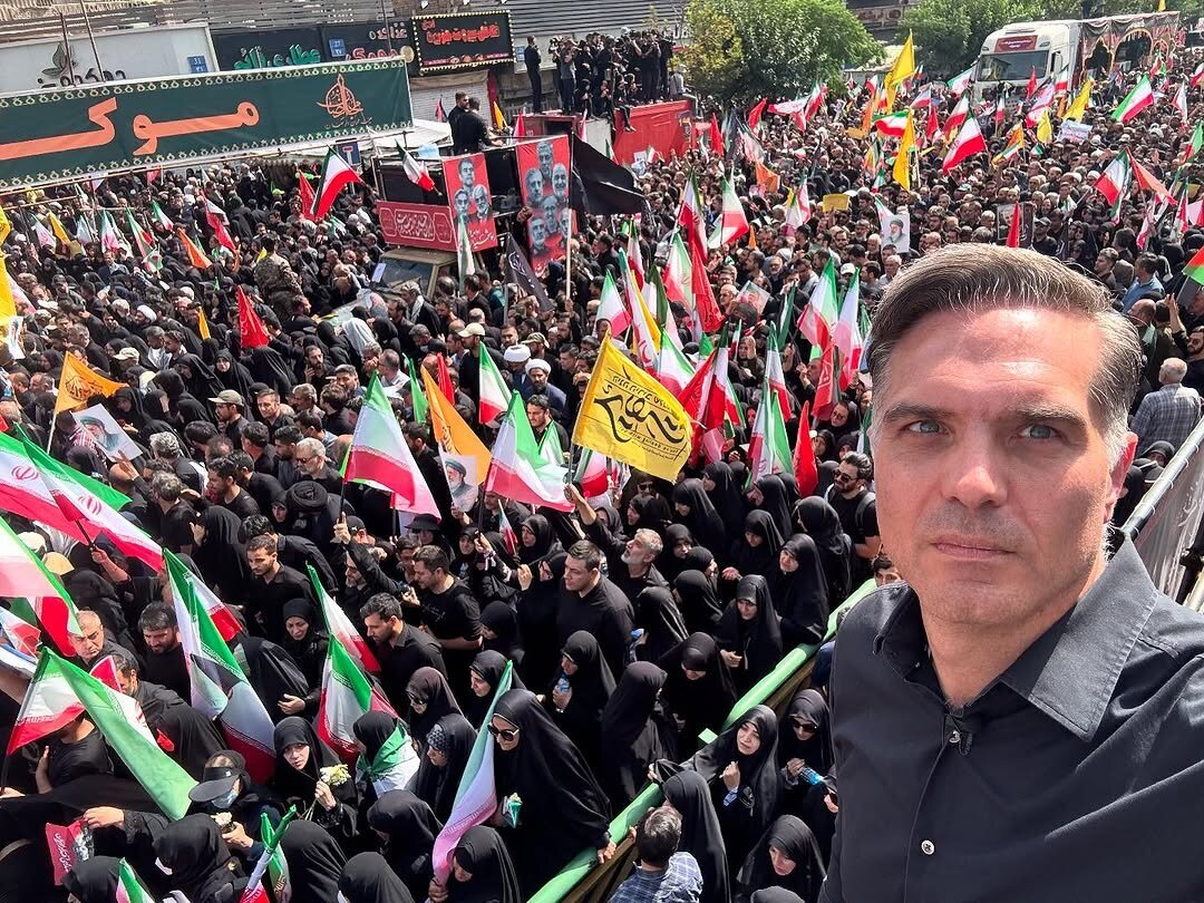 عکس سلفی خبرنگار CNN در مراسم تشییع شهدا پربازدید شد