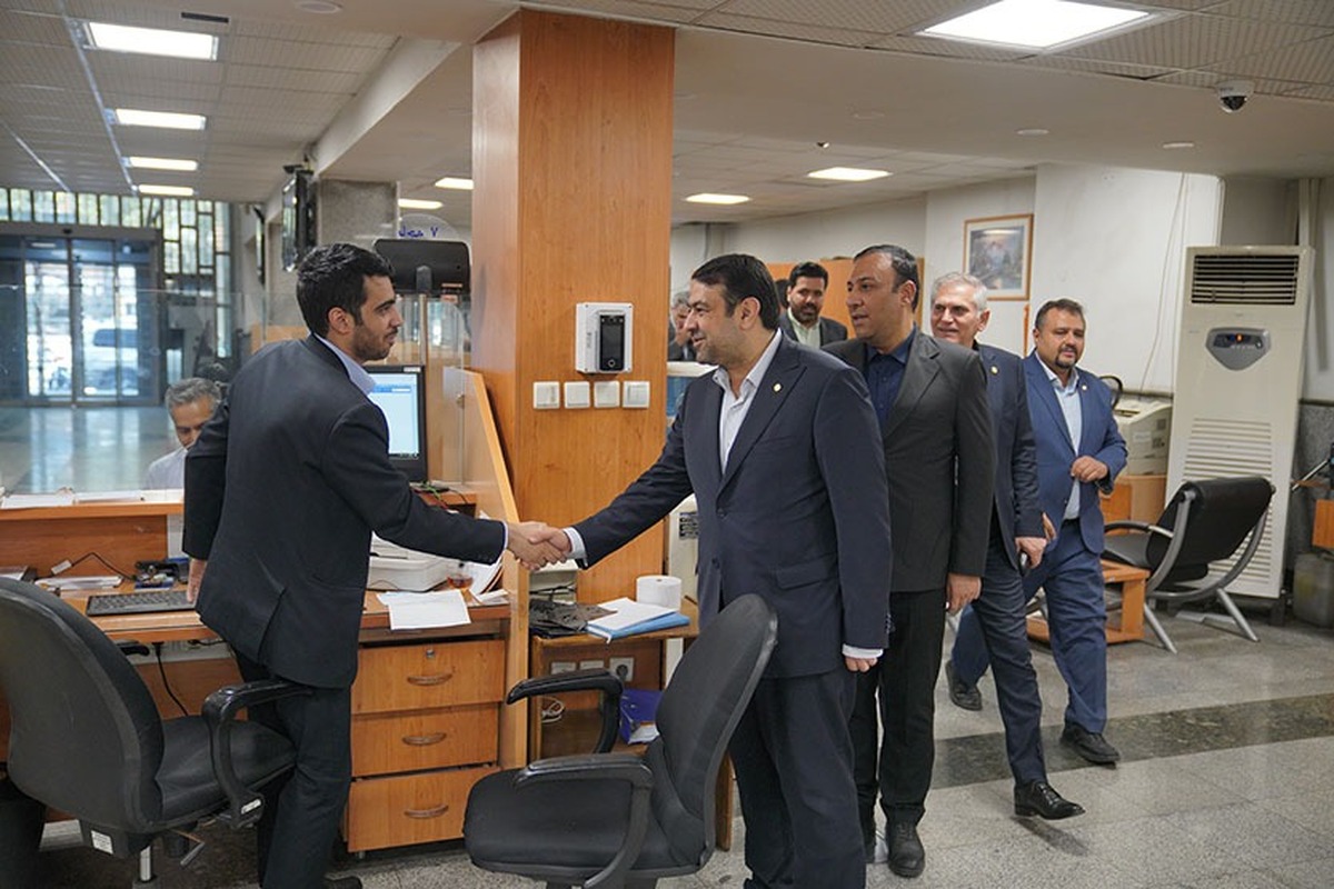 نجارزاده: استمرار خدمات بانکی و درگاه های غیرحضوری بانک ملی ایران در سراسر کشور نجارزاده: استمرار خدمات بانکی و درگاه های غیرحضوری بانک ملی ایران در سراسر کشور