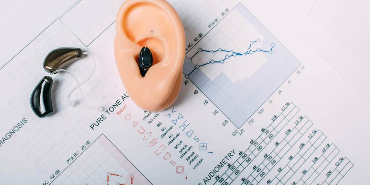 قیمت سمعک در سال ۱۴۰۴ چگونه است؟ قیمت سمعک در سال ۱۴۰۴ چگونه است؟