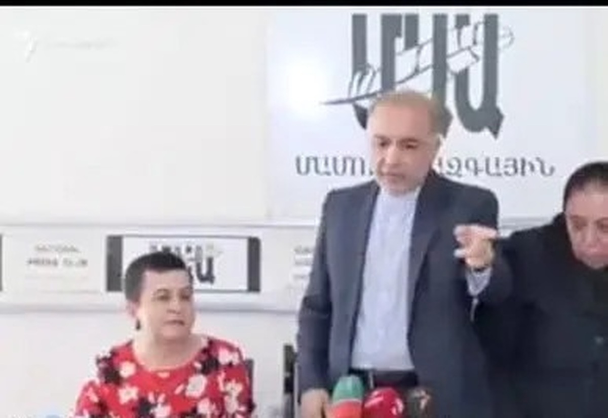 سفیر ایران خبرنگار رسانۀ دولتی آمریکا را بیرون کرد + فیلم