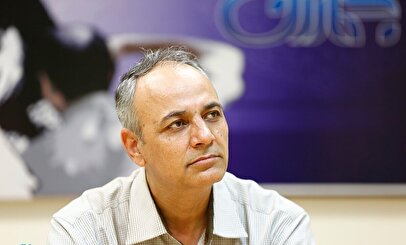 زیدآبادی: پوست دولت کنده است!