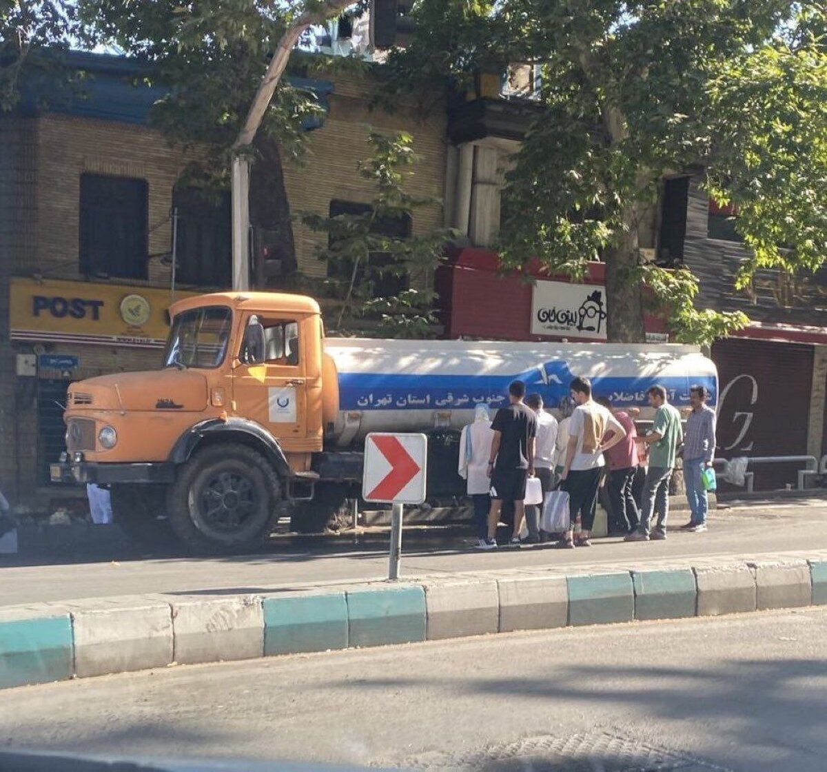 پشت پرده مشاهده تانکرهای آب در تهران لو رفت پشت پرده مشاهده تانکرهای آب در تهران لو رفت