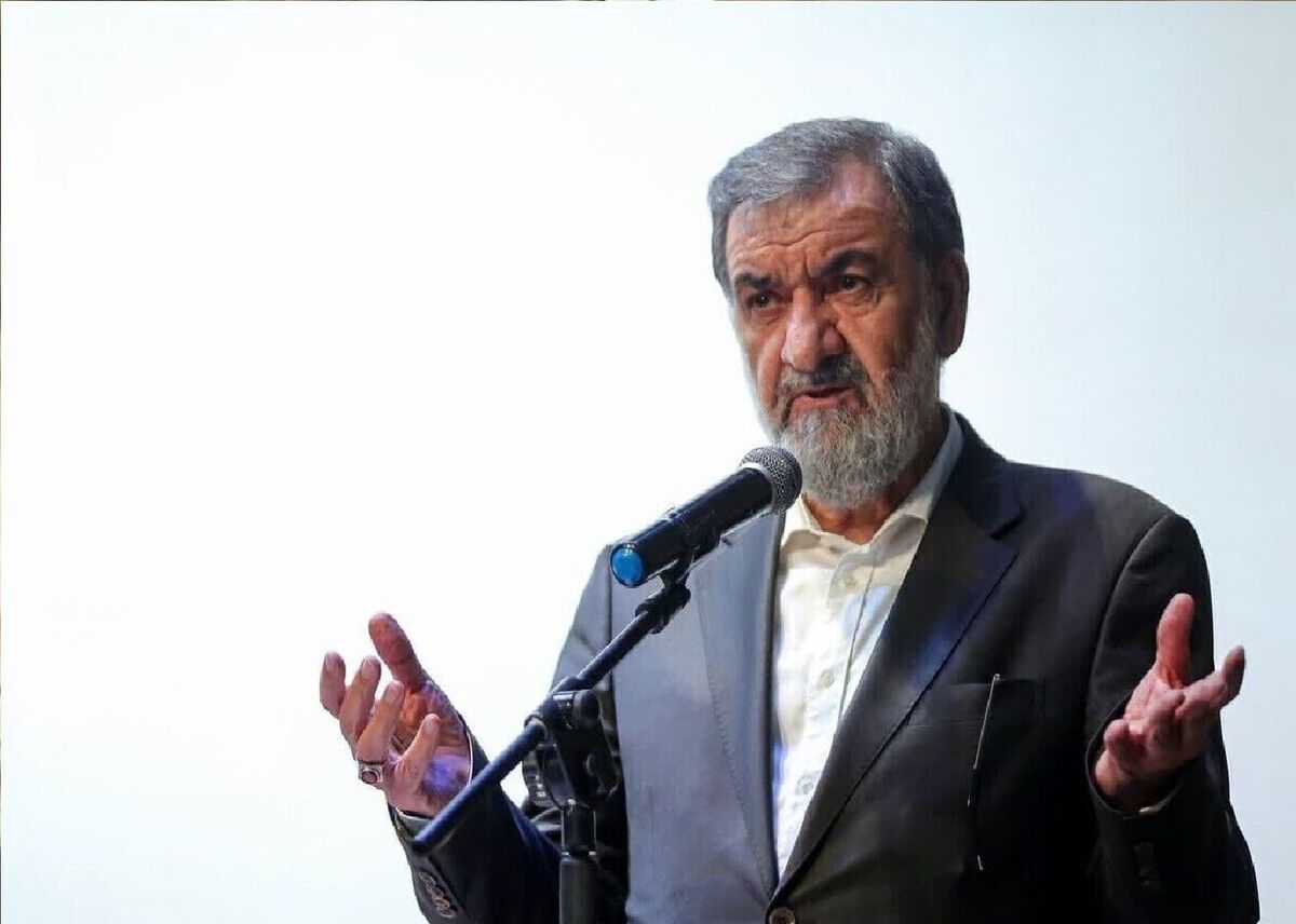 محسن رضایی به آمریکایی‌ها: دست این دو آدم زنجیری ترامپ و نانیاهو را ببندید تا کشتار راه نیندازند!