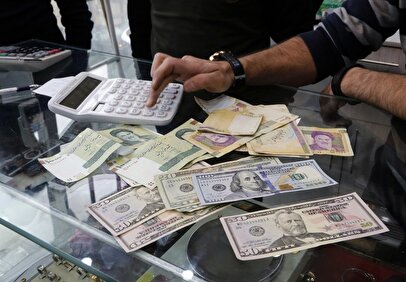 قیمت دلار از ۹۲ هزار تومان عبور کرد / افزایش ناگهانی قیمت دلار امروز ۱۲ مرداد ۱۴۰۴