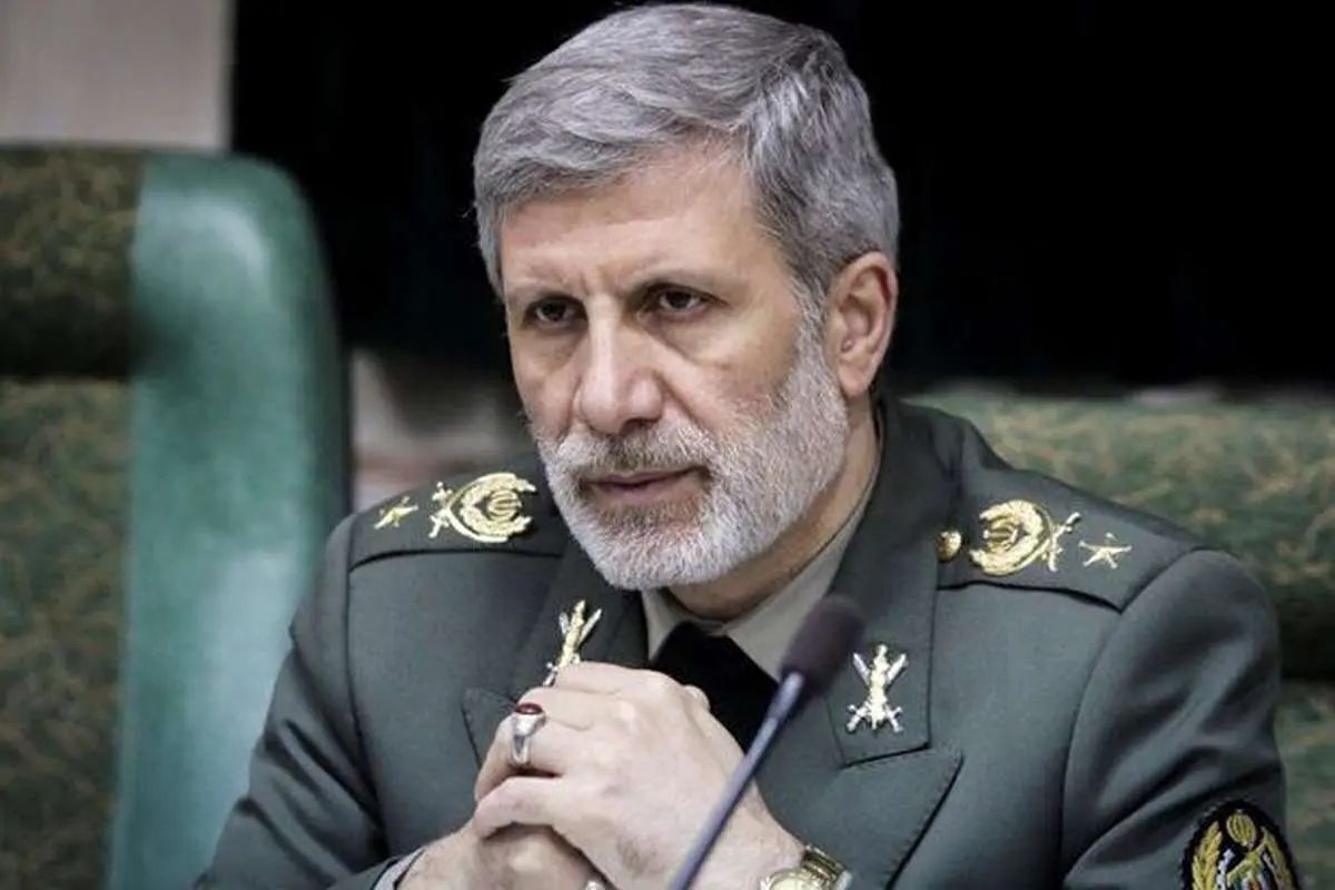 فرمانده کل ارتش: نباید تهدید دشمن را تمام‌شده بدانیم