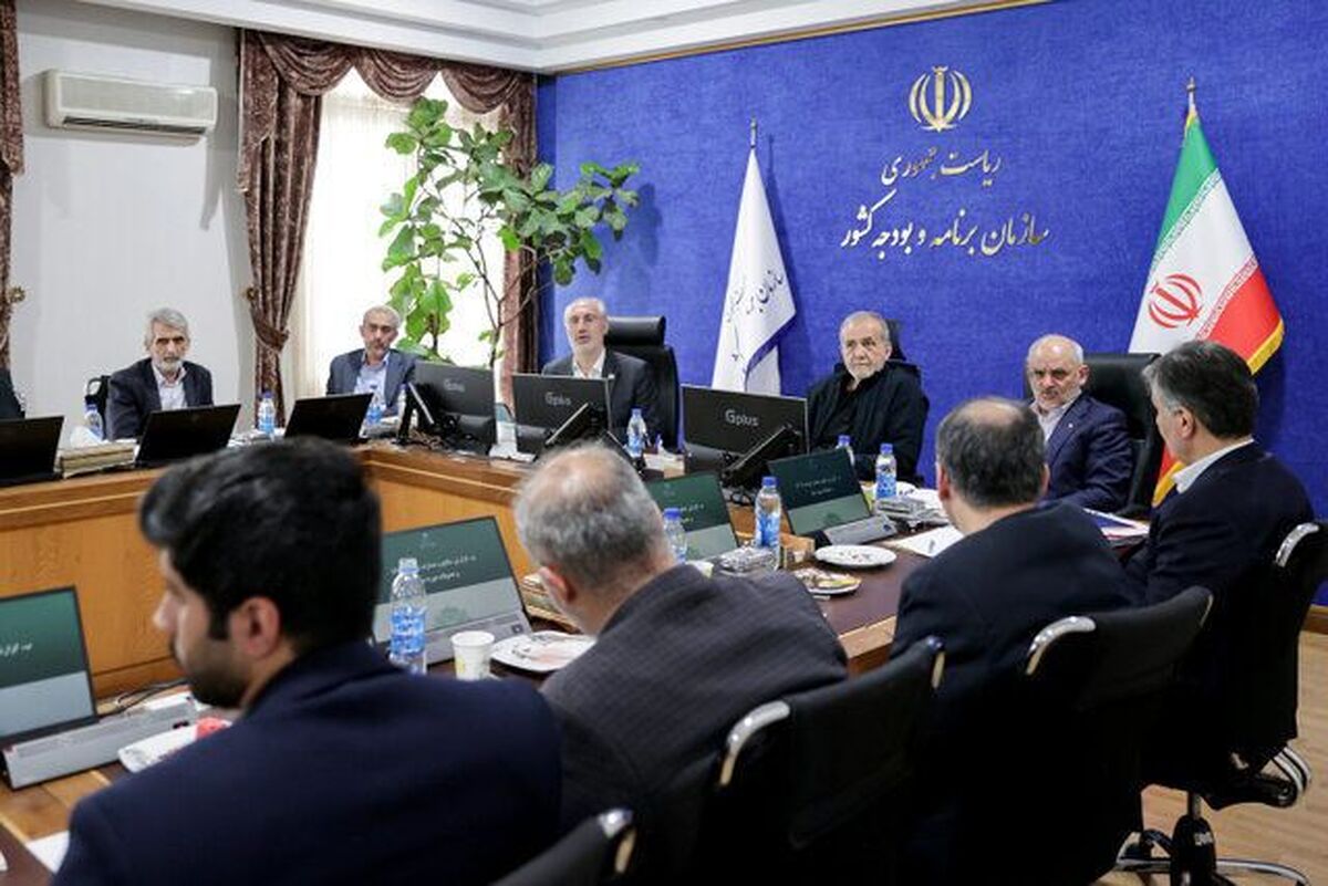 پزشکیان: اگر مدیری مسئله‌ای را حل کرد آن‌وقت پاداش بدهید