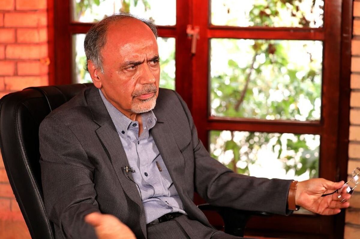 ابوطالبی: تیم مذاکرات زیر سایه سنگین جلیلی است و وقت‌کشی می‌کند
