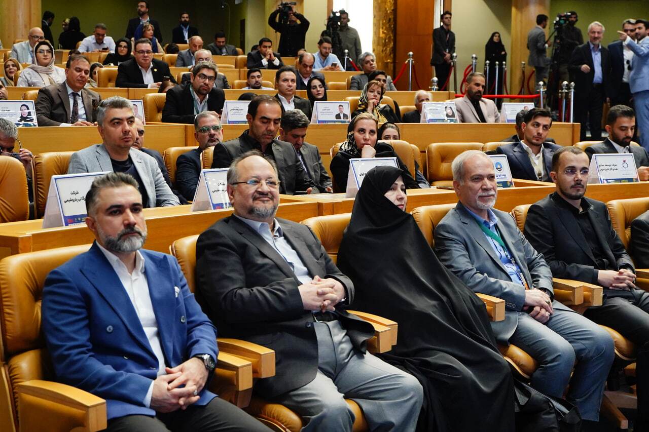 افتتاح چهارمین کنفرانس بین‌المللی اقتصاد و مدیریت کسب‌وکار با اعطای جایزه و نشان ملی مدیریت کسب و کار سال کشور