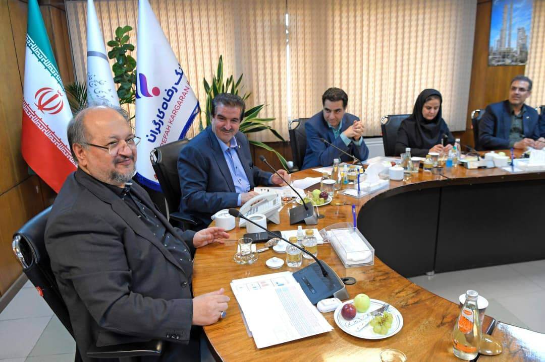 تفاهم‌نامه همکاری بانک رفاه کارگران و هلدینگ صنایع پتروشیمی خلیج فارس امضا شد