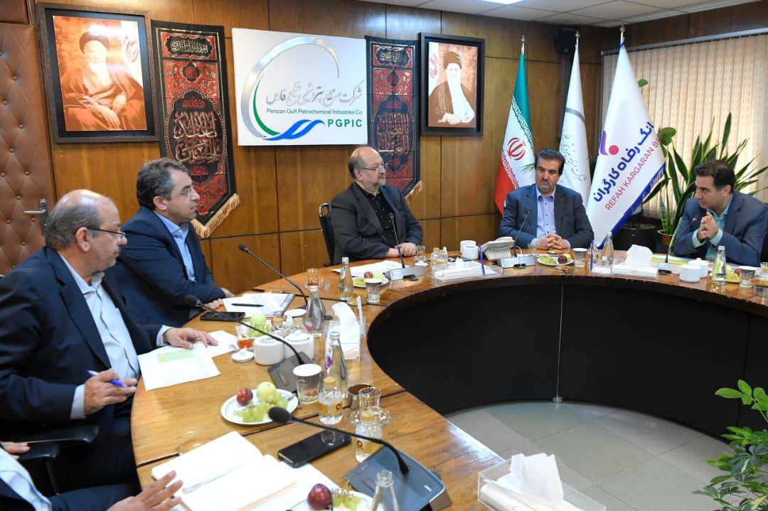 تفاهم‌نامه همکاری بانک رفاه کارگران و هلدینگ صنایع پتروشیمی خلیج فارس امضا شد