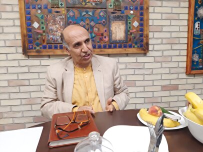 پازوکی: تحریم‌ها برداشته شود، نرخ ارز سقوط می‌کند، اما این را تندرو‌ها نمی‌خواهند بپذیرند