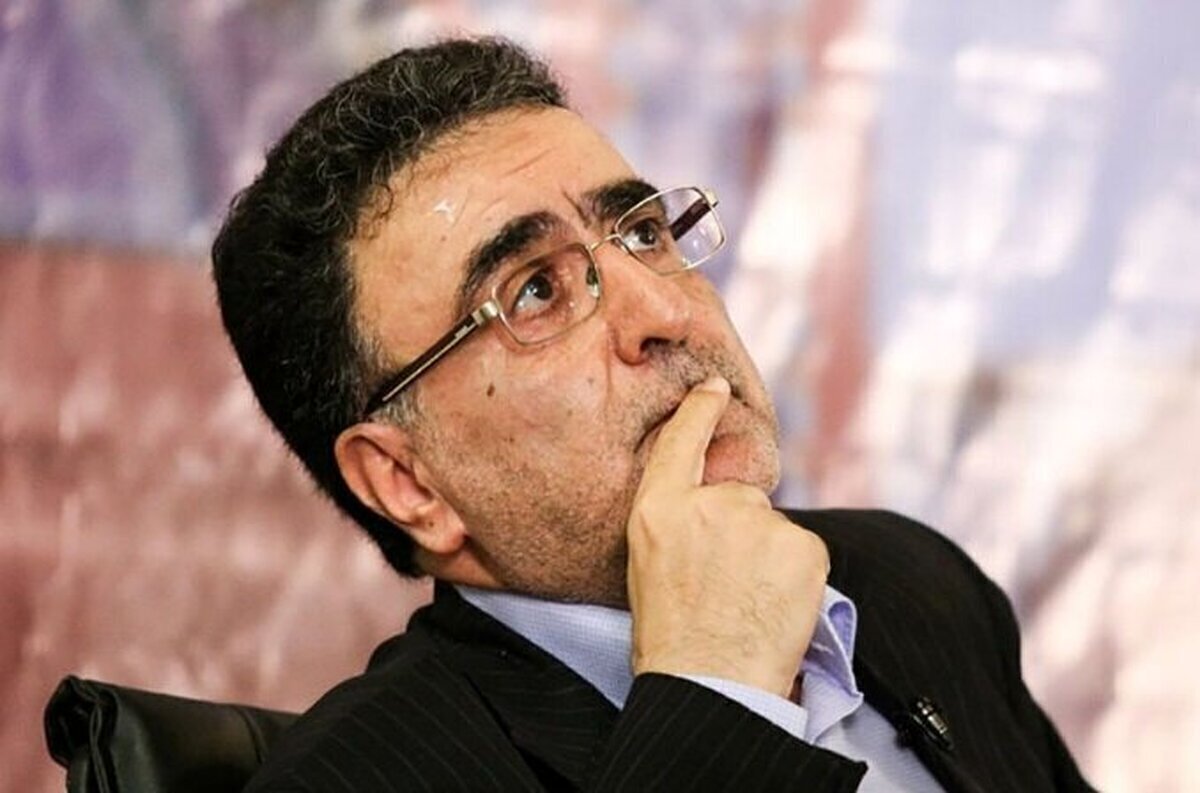 واکنش مصطفی تاجزاده به انتشار عکس انتقالش به زندان اوین/  همه تصاویر و فیلم‌های آن شش ساعت را منتشر کنند