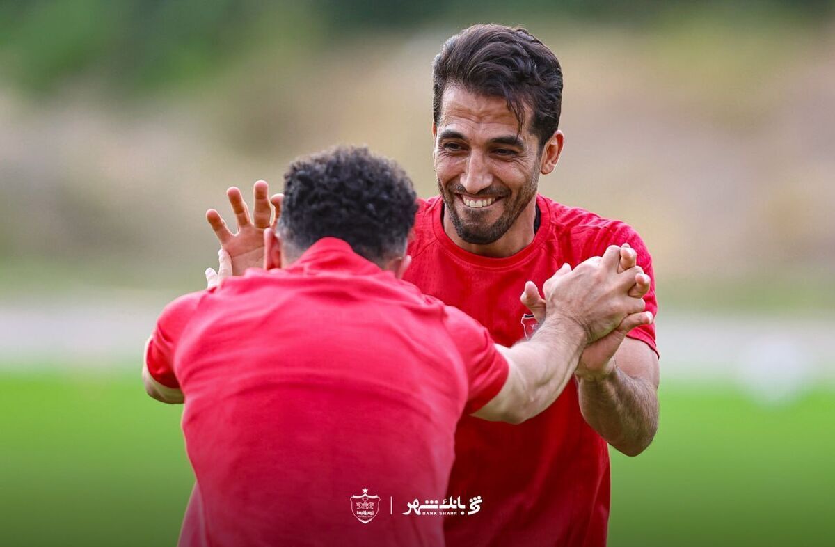 کاپیتان قید پیشنهادات نجومی را زد/ در پرسپولیس می‌مانم