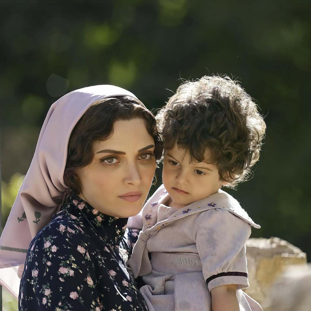 بهنوش طباطبایی در سریال «سووشون»/ یک عکس مادر و دختری