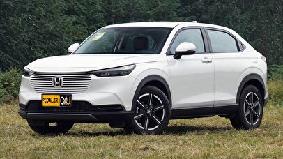 قیمت خودروهای وارداتی امروز چهارشنبه ۲۲ مرداد ۱۴۰۴ / آشفته بازار خارجی ها! + جدول
