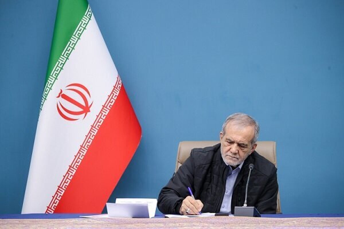 رئیس‌جمهور: زنان ایرانی توانایی مدیریت بالا دارند