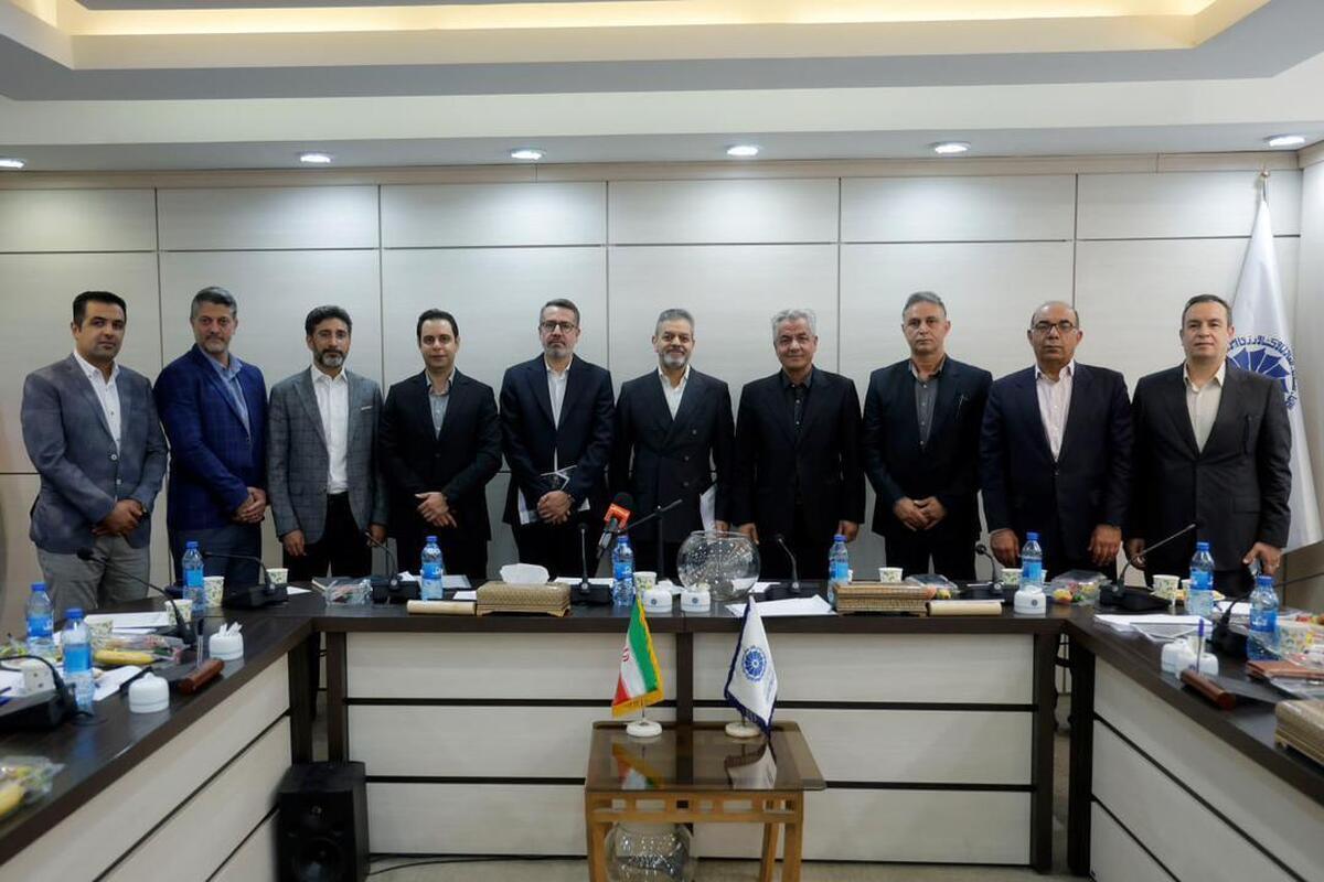 حضور واسپاری کرمان موتور برای دومین سال پیاپی در هیئت مدیره انجمن ملی لیزینگ حضور واسپاری کرمان موتور برای دومین سال پیاپی در هیئت مدیره انجمن ملی لیزینگ