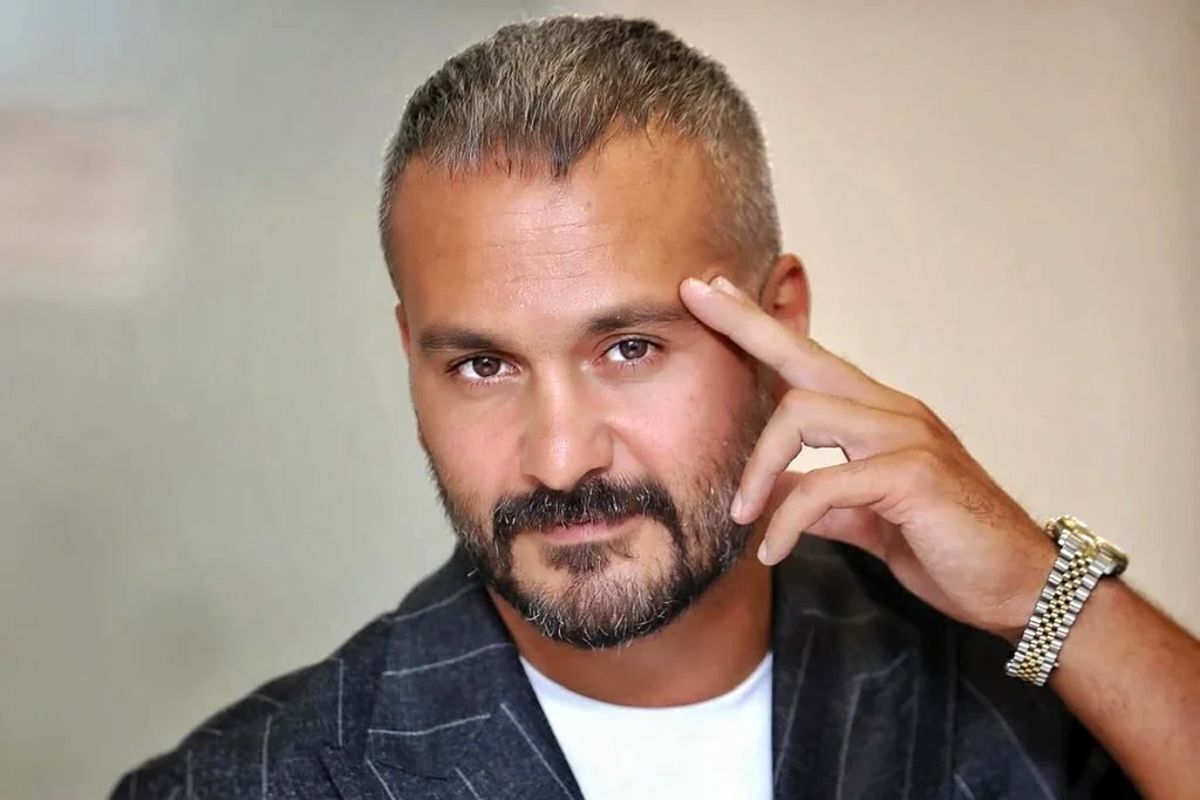 سلفی دوستانه میلاد کیمرام در قلبِ آسمان!+بیوگرافی سلفی دوستانه میلاد کیمرام در قلبِ آسمان!+بیوگرافی
