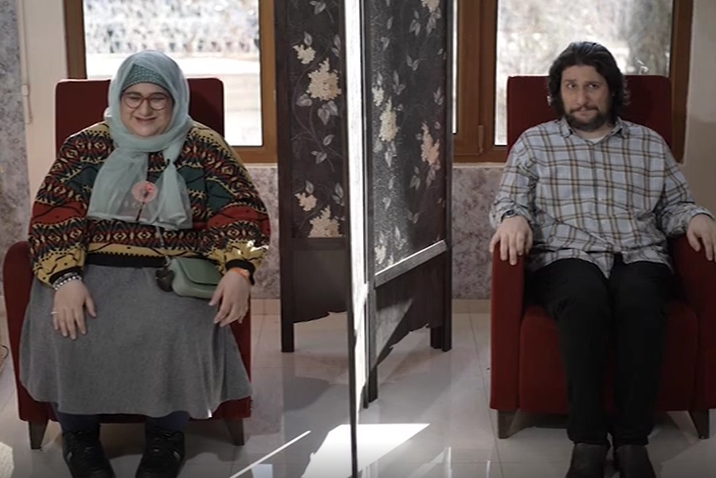«بلایند دیت» در تلویزیون پخش شد! + عکس