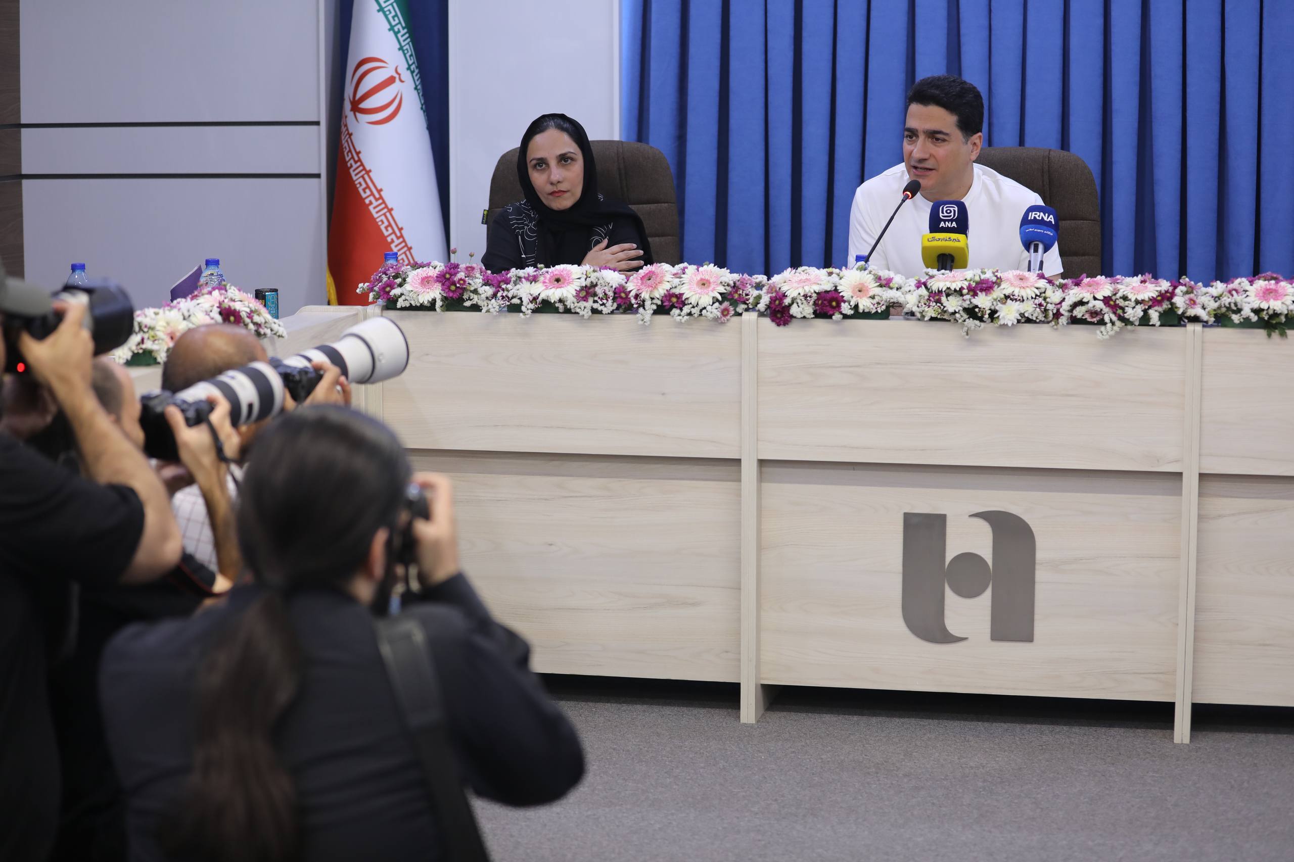 برگزاری بزرگترين کنسرت مردمی تاریخ موسیقی ایران با حضور همایون شجریان در میدان آزادی/ همایون شجریان: بانک صادرات ایران همراه ما در کنار مردم ایستاده است