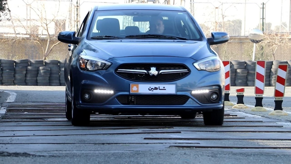 اینفوگرافیک / تفاوت شاهین CVT و شاهین پلاس اینفوگرافیک / تفاوت شاهین CVT و شاهین پلاس